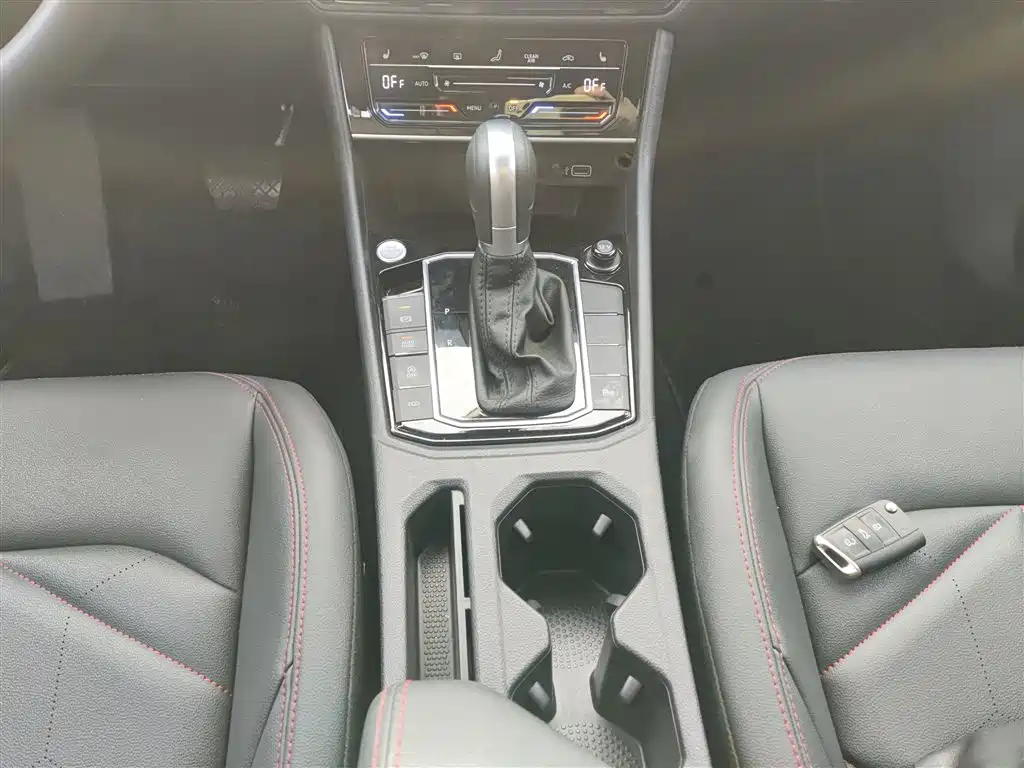 Lavida 2024 300TSI DSG Starry Sky Leading Edition купить на сайте DeffCars