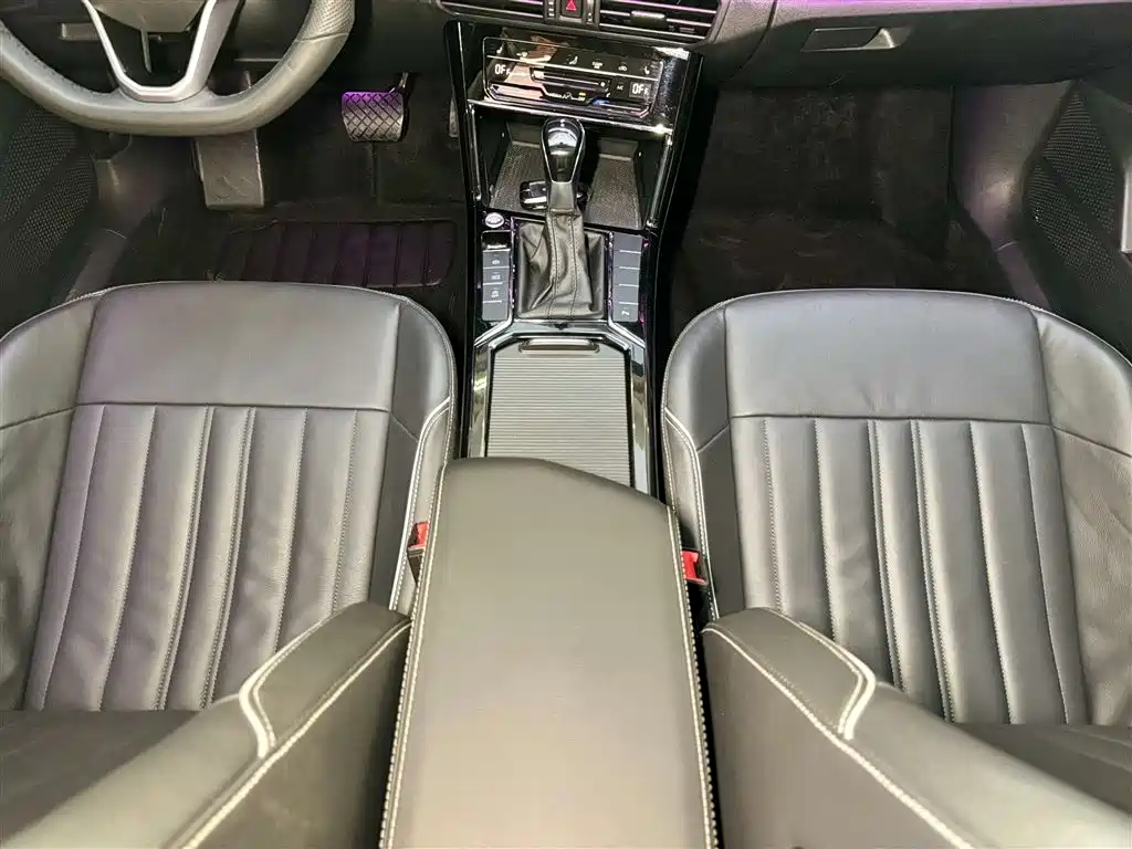 Passat 2023 330TSI Starry Sky Elite Edition купить на сайте DeffCars