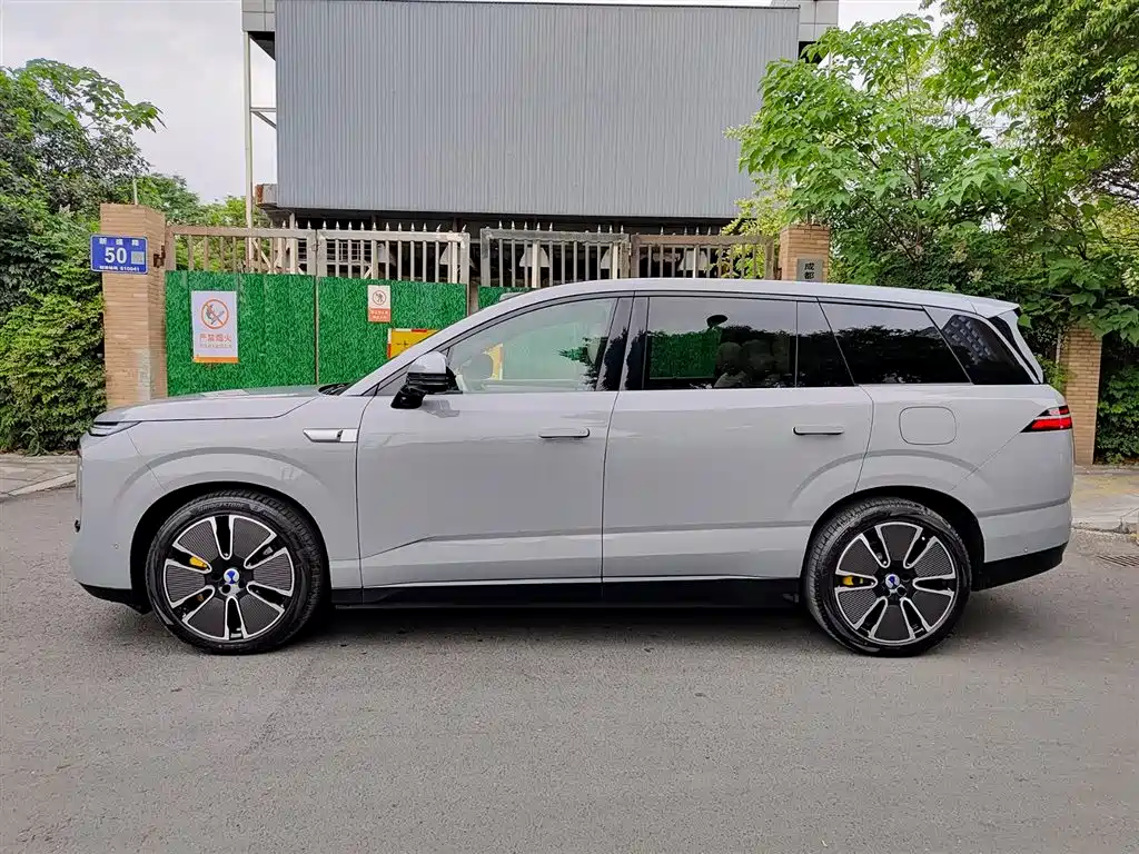 Denza N8L 2025 flagship model купить на сайте DeffCars