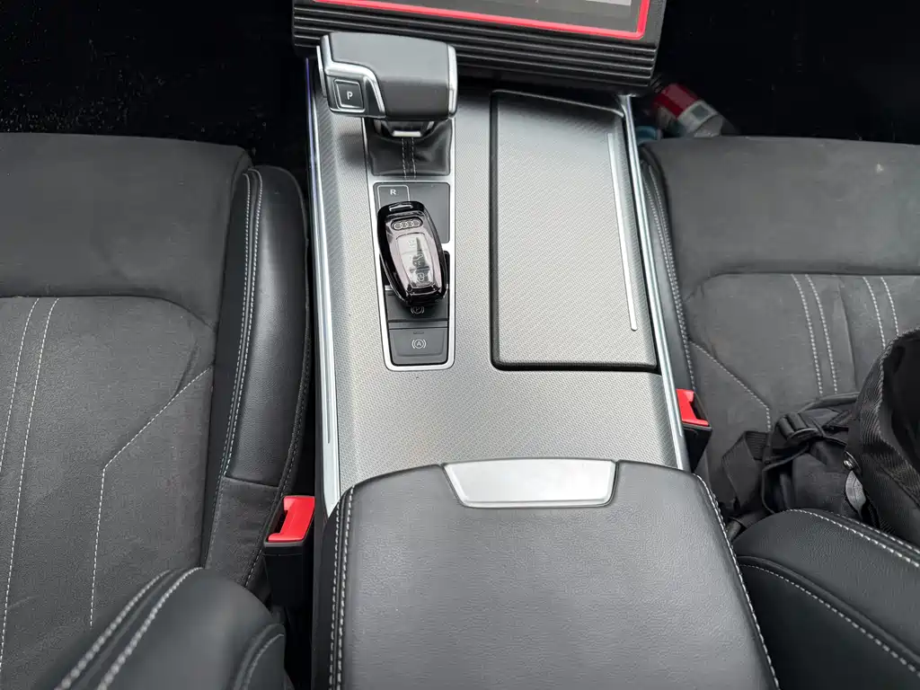 Audi A7L 2024 45TFSI S-line Dream Building Liquid Crystal Package купить на сайте DeffCars