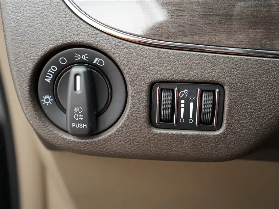Dajielong imported 2013 3.6L luxury version купить на сайте DeffCars