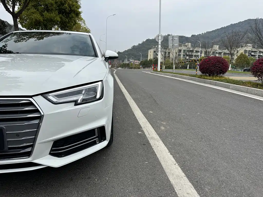 Audi A4L 2019 40 TFSI Fashion Type National V купить на сайте DeffCars