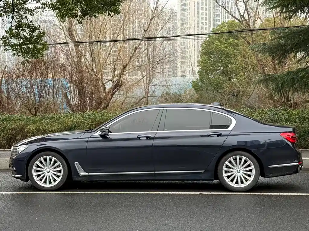 BMW 7 Series 2018 730Li Leading Excellence Package купить на сайте DeffCars