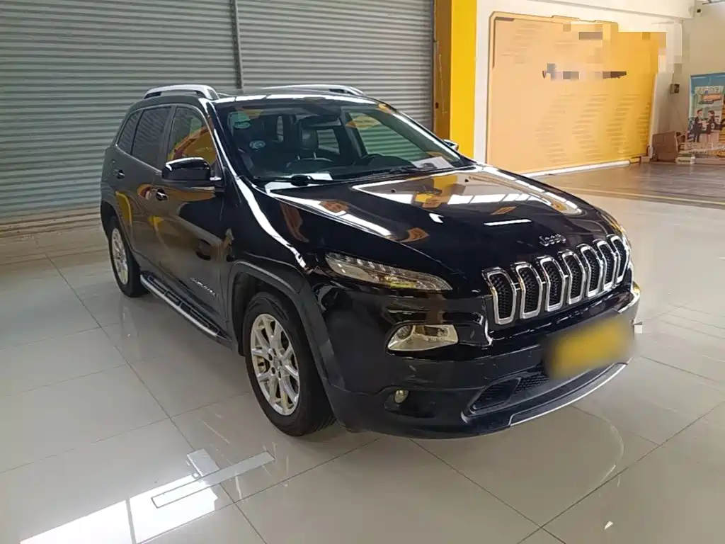 Liberty Light 2016 2.4L Leading Edition купить на сайте DeffCars