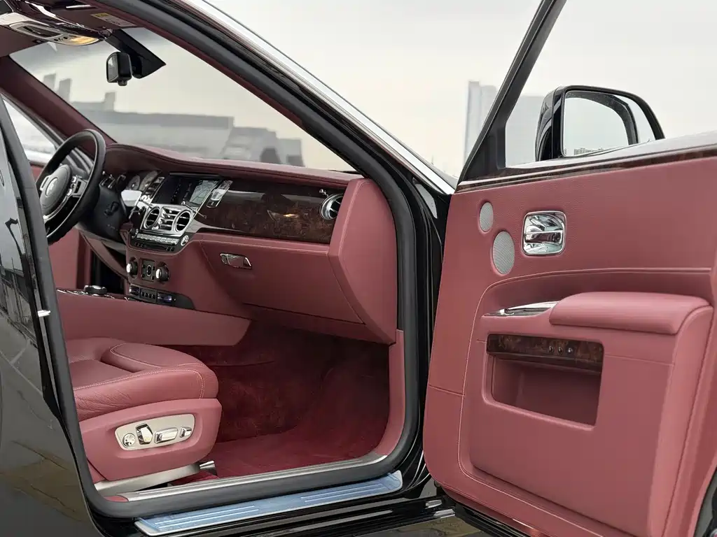 Ghost 2018 6.6T long wheelbase version купить на сайте DeffCars