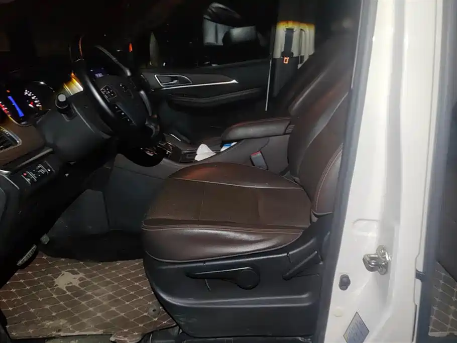 Fengxing CM7 2018 2.0T automatic luxury model купить на сайте DeffCars