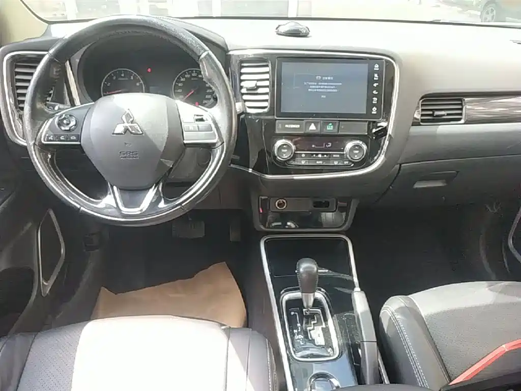 Outlander 2018 2.0L 2WD Honor Edition 5 seats купить на сайте DeffCars