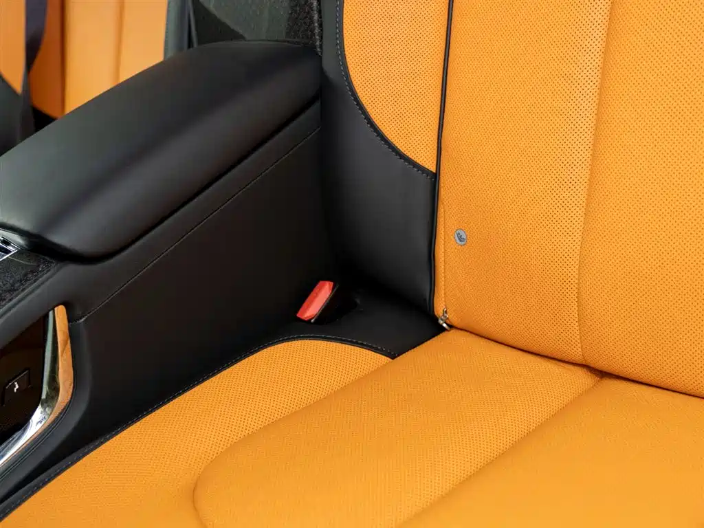 Cullinan 2020 Black Badge купить на сайте DeffCars