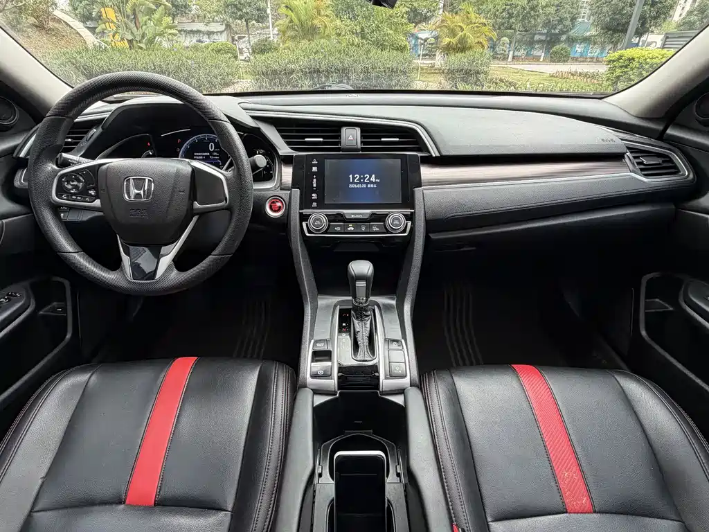 Civic 2019 220TURBO CVT Dynamic Edition National V купить на сайте DeffCars