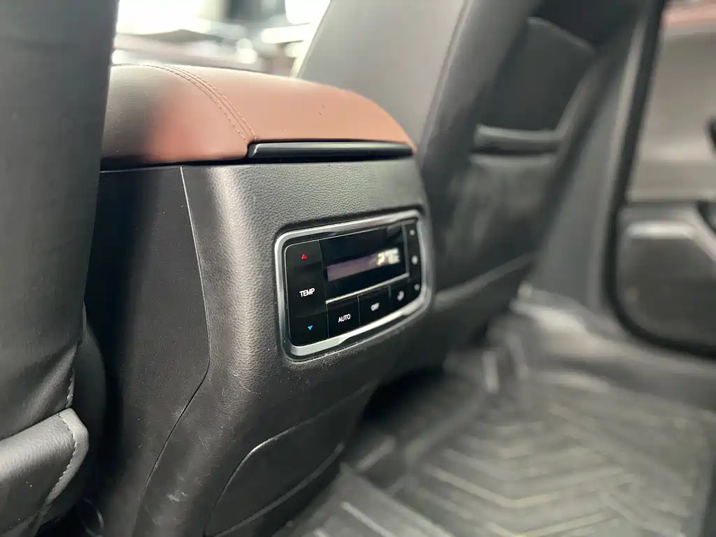 Trumpchi GS8 2017 320T 2WD Luxury Connected Edition (seven seats) купить на сайте DeffCars