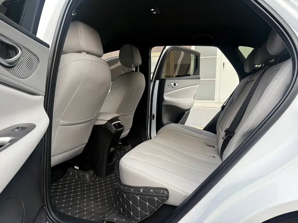 Hiace 06 2025 EV 520 Pilot Edition купить на сайте DeffCars