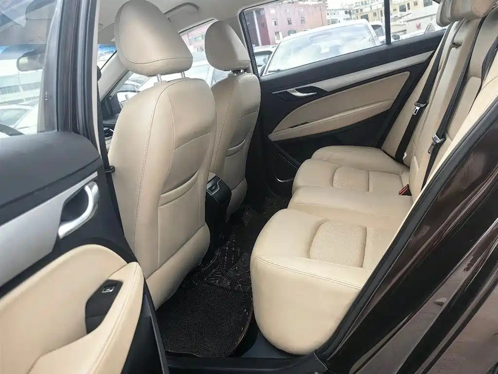 Emgrand 2018 1.5L CVT luxury model купить на сайте DeffCars