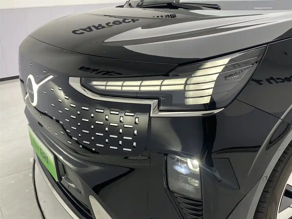 Volvo EM90 2025 Ultra six-seater купить на сайте DeffCars