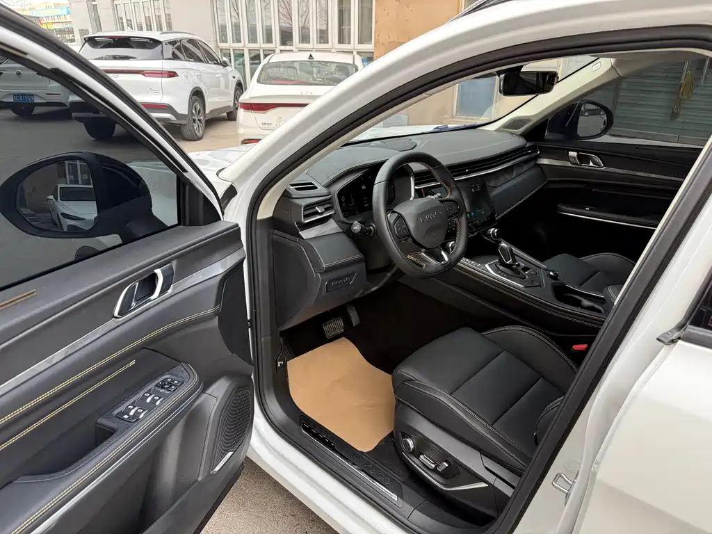 Lynk & Co 01 2024 2.0TD 2WD Global Pro купить на сайте DeffCars