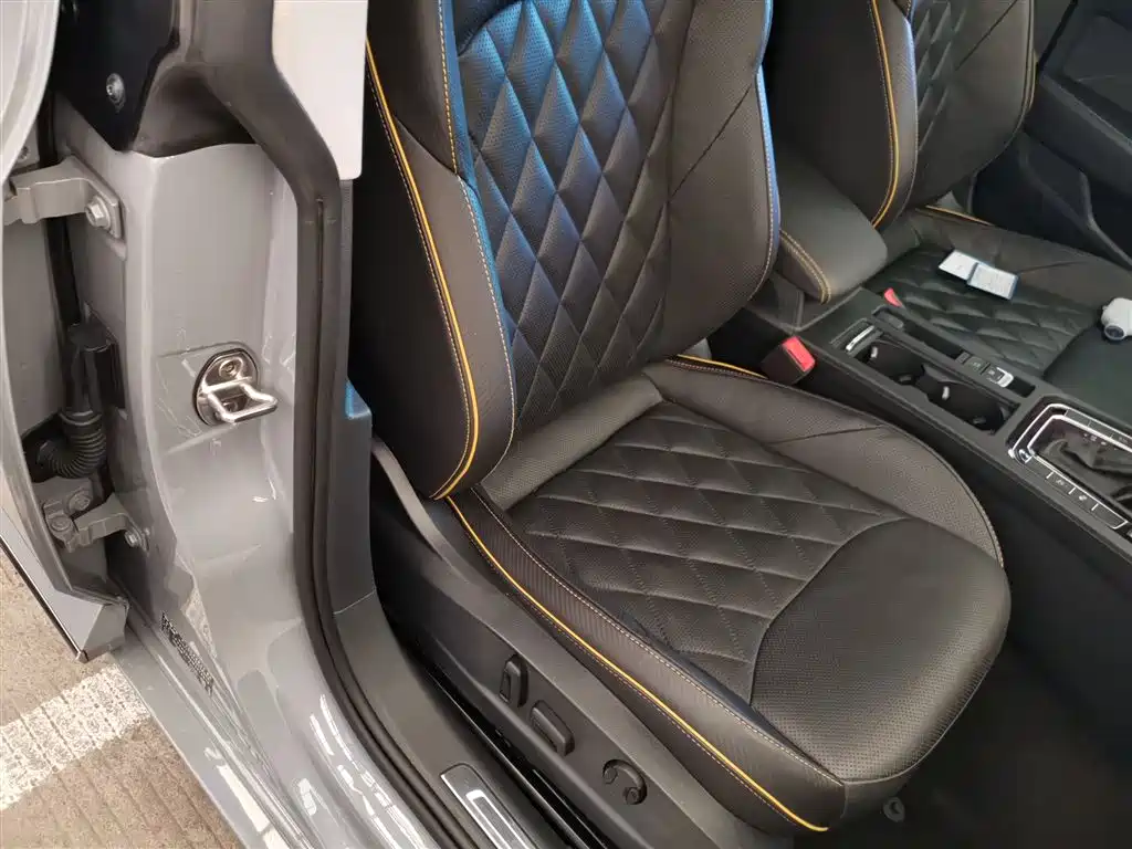 FAW-Volkswagen CC 2021 380TSI eye-catching version купить на сайте DeffCars