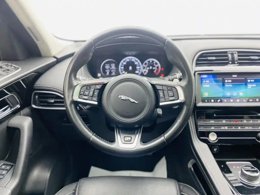 Jaguar F-PACE 2019 2.0T four-wheel drive R-Sport sports version купить на сайте DeffCars