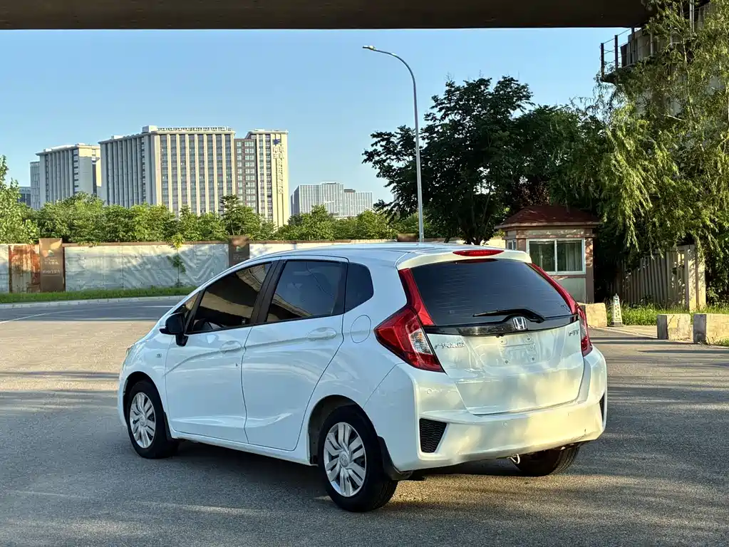 Fit 2014 1.5L LX CVT comfort model купить на сайте DeffCars