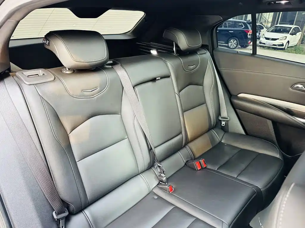Cadillac XT4 2018 28T two-wheel drive luxury model купить на сайте DeffCars