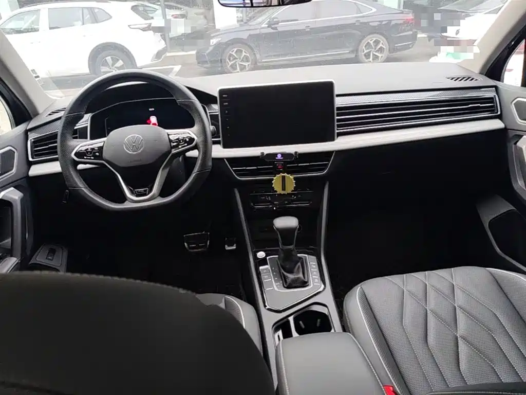 Tiguan L 2023 330TSI automatic two-wheel drive R-Line version купить на сайте DeffCars