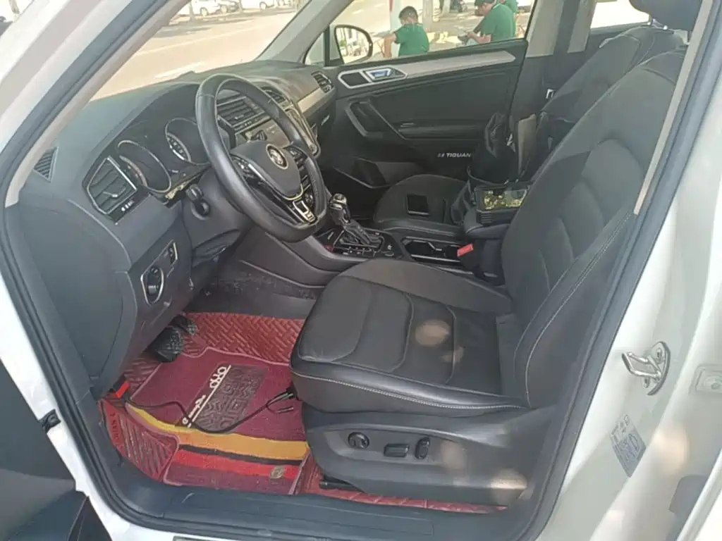 Tiguan L 2020 330TSI automatic two-wheel drive panoramic comfort version National VI купить на сайте DeffCars