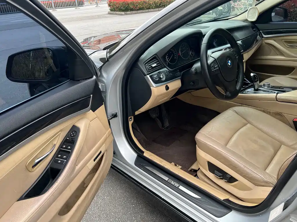 BMW 5 Series 2012 520Li Elegant купить на сайте DeffCars