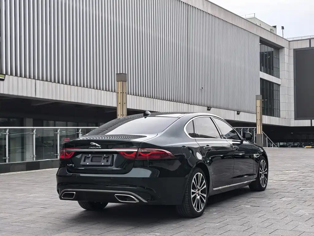 Jaguar XFL 2021 XFL 2.0T P250 two-wheel drive exclusive luxury version купить на сайте DeffCars