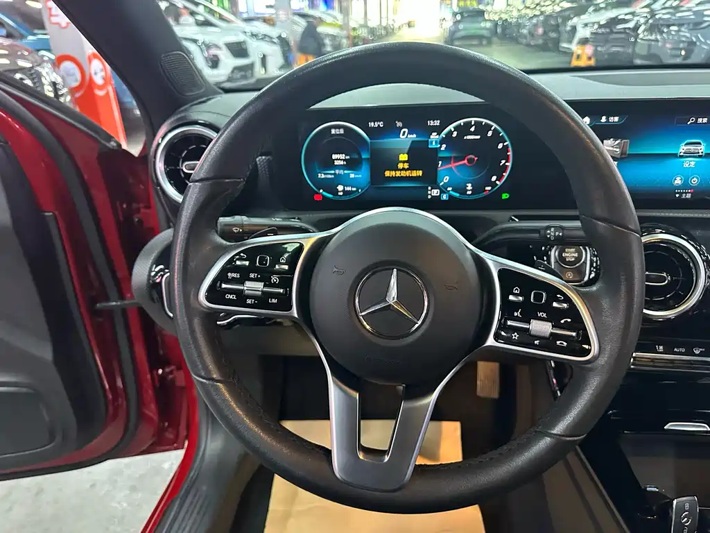 Mercedes-Benz A-Class 2022 Facelift A 200 L Sports Sedan Fashionable купить на сайте DeffCars