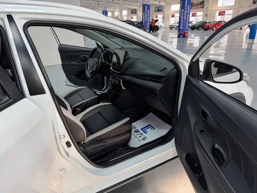 YARiS L Zhixuan 2022 model Zhixuan X 1.5L CVT leading PLUS version купить на сайте DeffCars