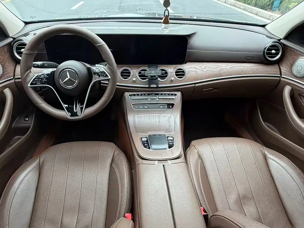 Mercedes-Benz E-Class 2023 E 300 L Luxury Model купить на сайте DeffCars