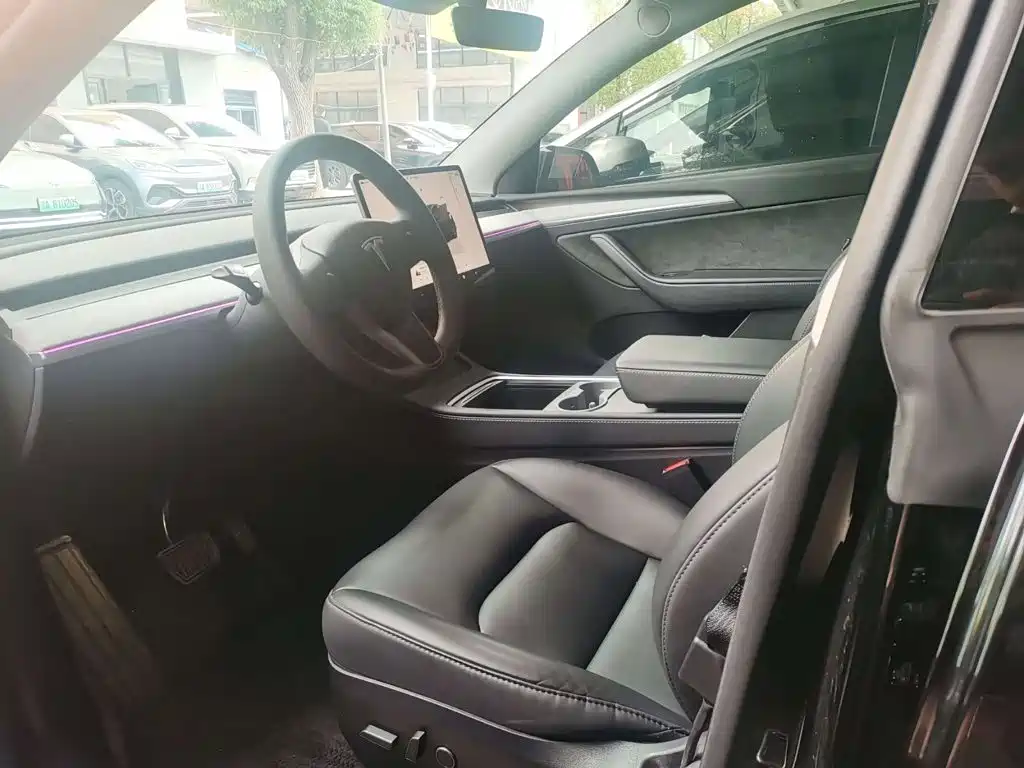 Model Y 2023 rear-wheel drive version купить на сайте DeffCars