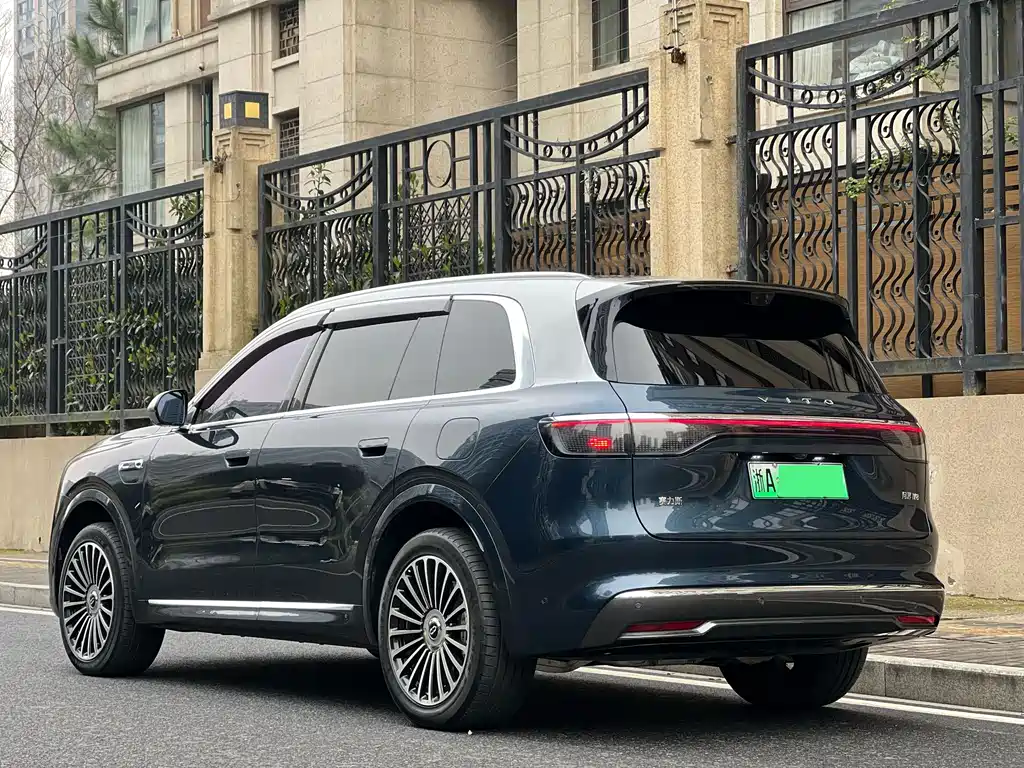 Wenjie M8 2025 extended range Max+ version 53.4kWh 5-seater version купить на сайте DeffCars