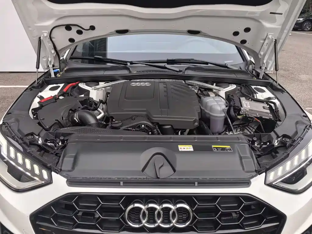 Audi A4L 2025 model 2 million Yuexiang version 40 TFSI luxury and dynamic model купить на сайте DeffCars
