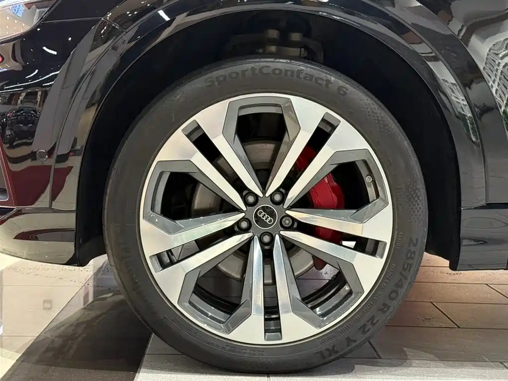 Audi Q8 2021 55 TFSI exclusive dynamic model купить на сайте DeffCars