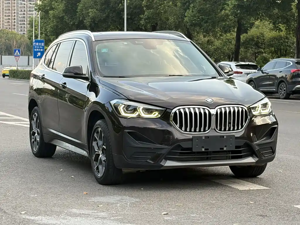 BMW X1 2020 sDrive25Li Leading Model купить на сайте DeffCars
