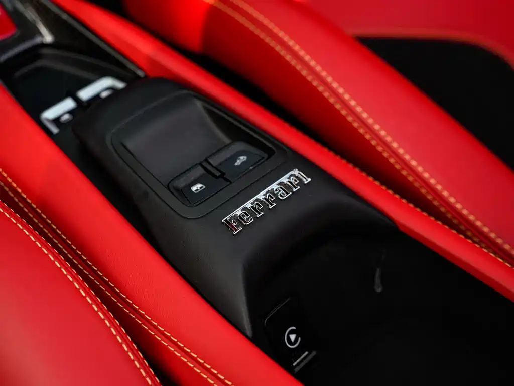 Ferrari F8 2020 Spider 3.9T V8 купить на сайте DeffCars