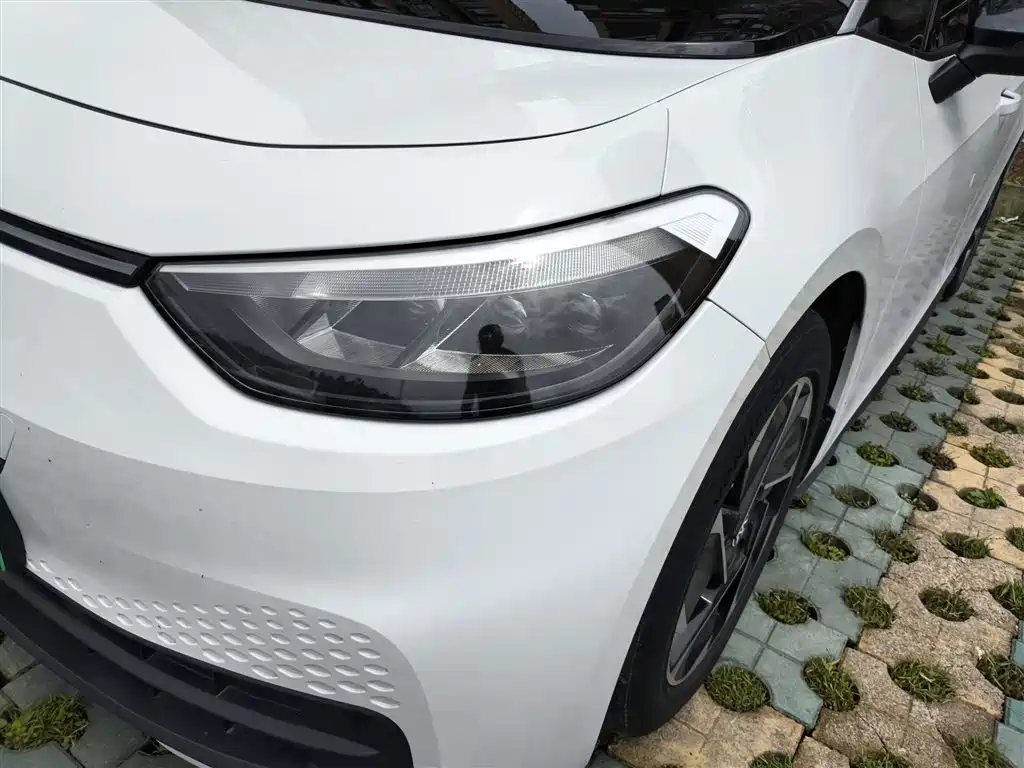 Volkswagen ID.3 2025 Smart Model Outstanding Edition купить на сайте DeffCars