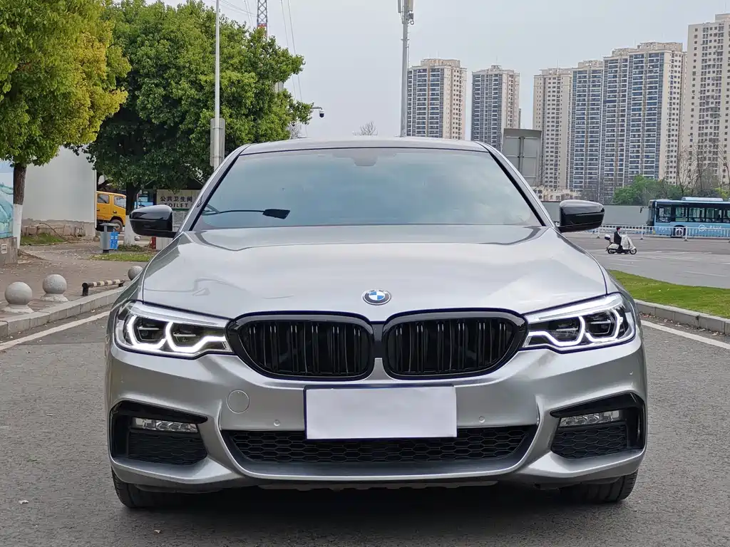 BMW 5 Series 2018 facelift 530Li leading M sports package купить на сайте DeffCars