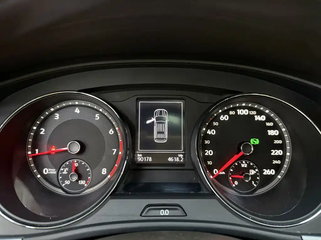 Touron 2017 380TSI four-wheel drive luxury version купить на сайте DeffCars