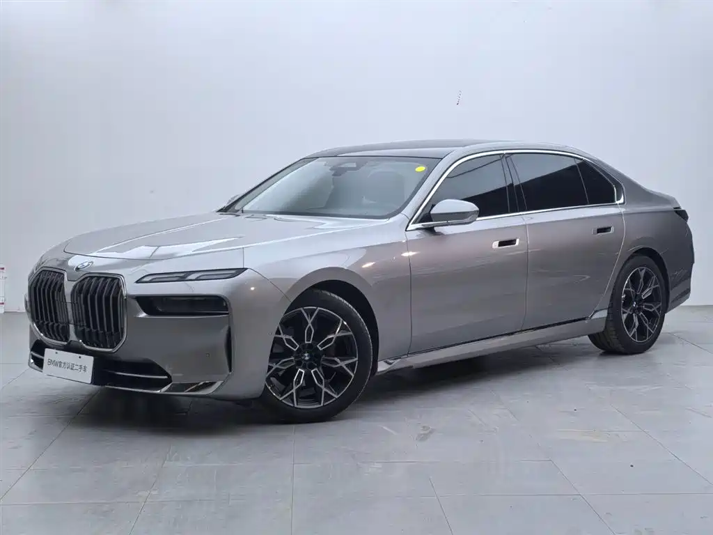 BMW 7 Series 2023 735Li Luxury Package купить на сайте DeffCars