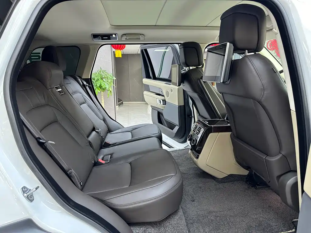 Range Rover 2021 3.0 L6 Legend Extended Classic Edition купить на сайте DeffCars