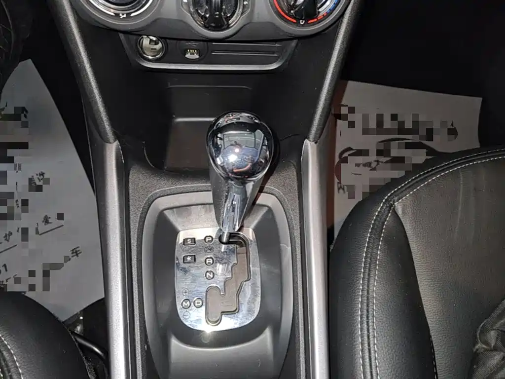 Peugeot 2008 2014 1.6L automatic trendy version купить на сайте DeffCars