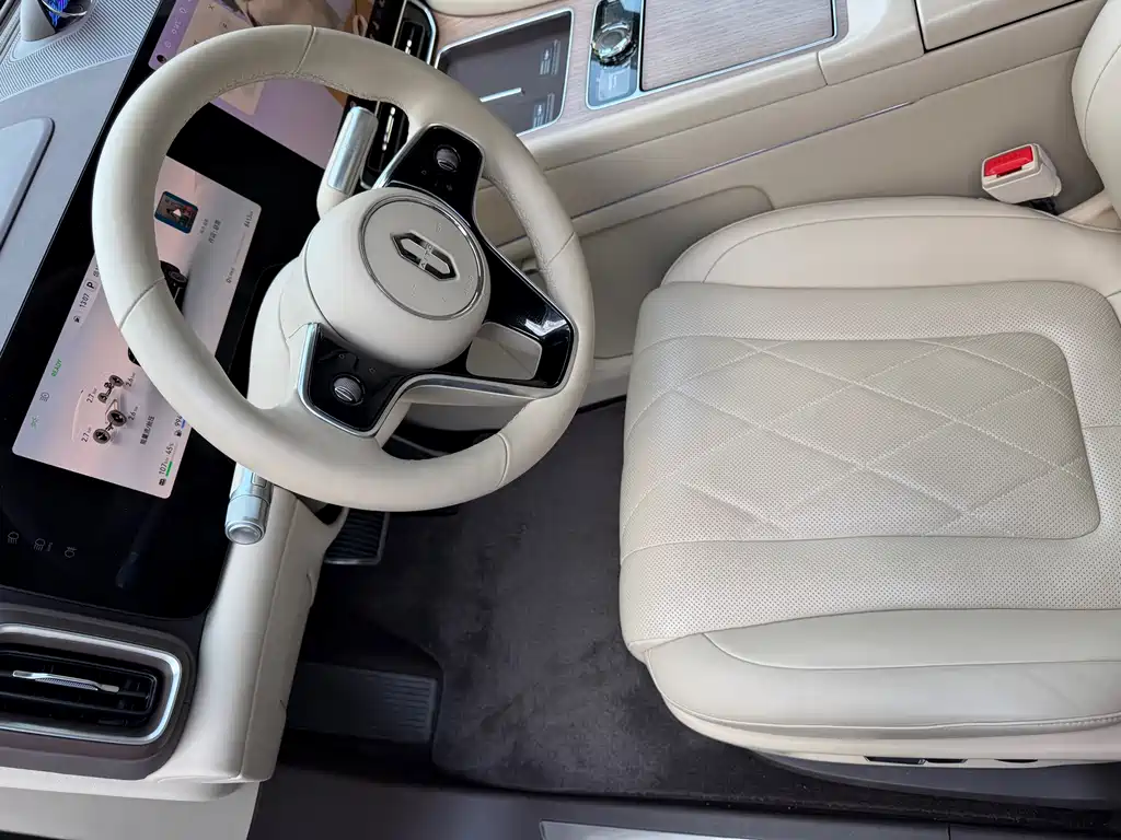 Wenjie M9 2024 extended range Ultra version 52kWh 5-seater version купить на сайте DeffCars
