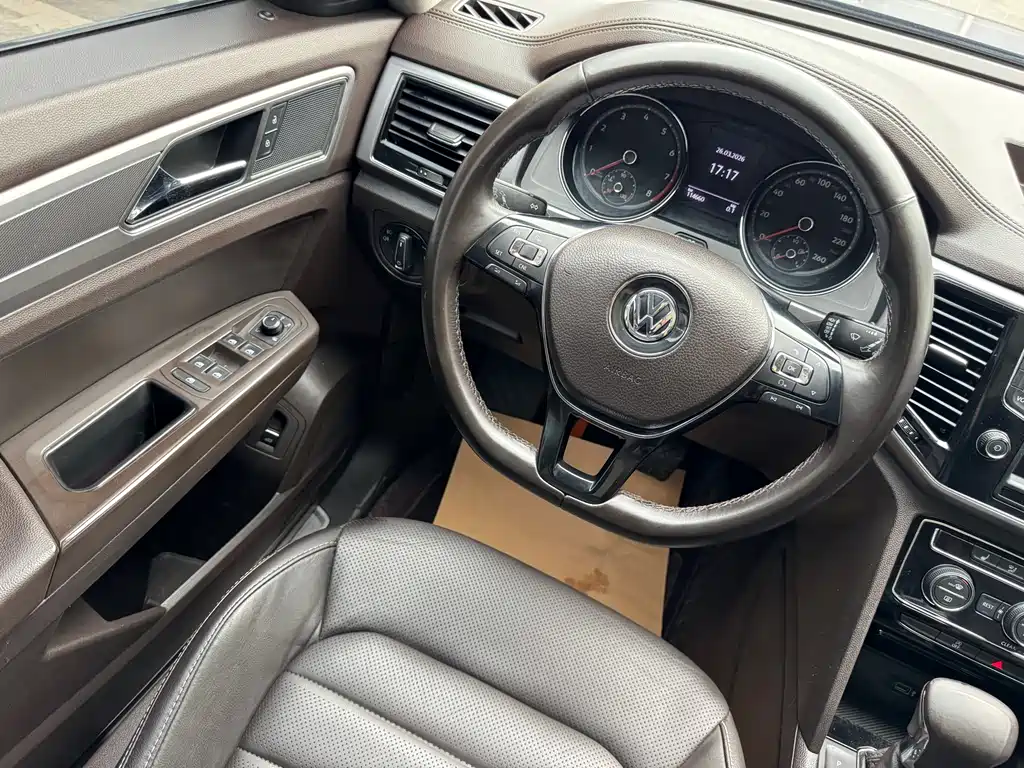 Touron 2017 380TSI four-wheel drive luxury version купить на сайте DeffCars
