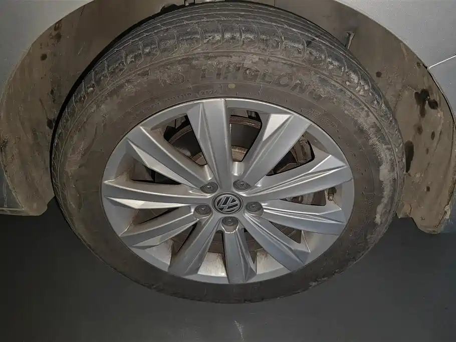 Bora 2018 1.5L manual comfort model купить на сайте DeffCars