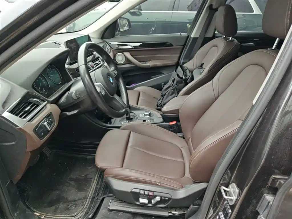 BMW X1 2022 sDrive25Li Leading Model купить на сайте DeffCars