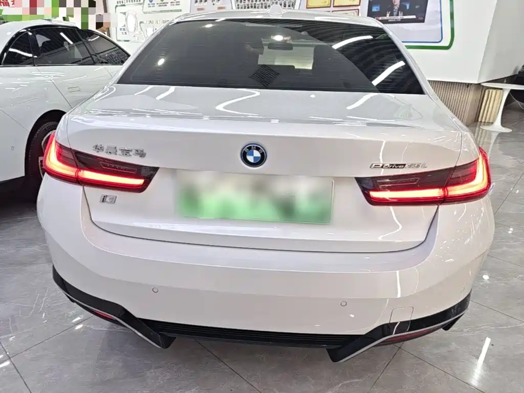 BMW i3 2024 eDrive 35 L купить на сайте DeffCars