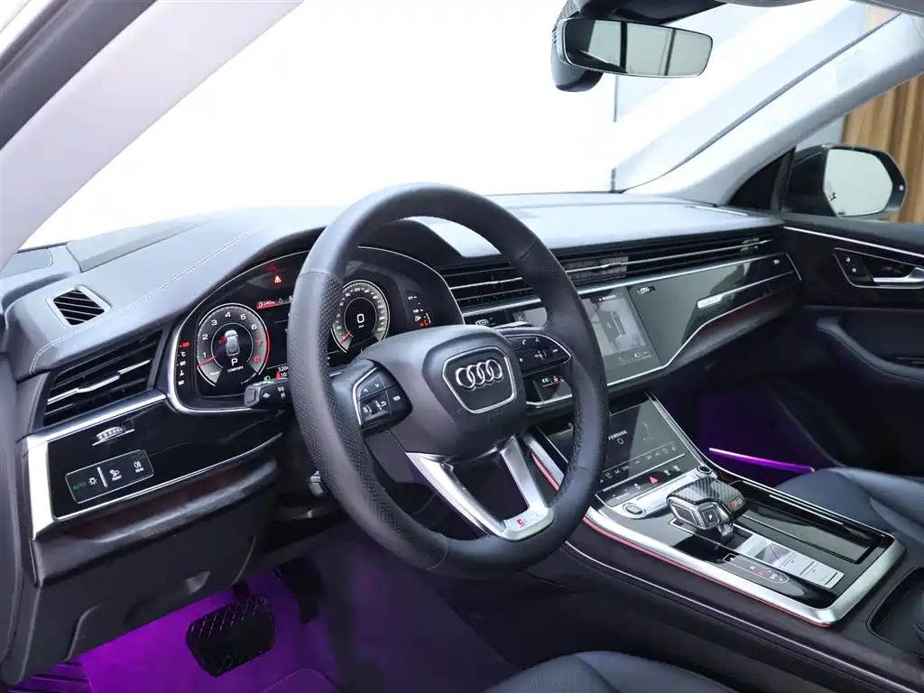 Audi Q8 2023 55 TFSI luxury and dynamic model купить на сайте DeffCars