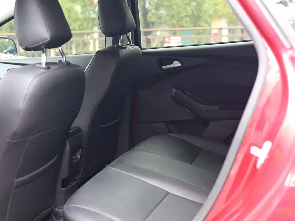 Focus 2018 Hatchback Classic 1.6L Automatic Comfort Smart Mobility Edition купить на сайте DeffCars