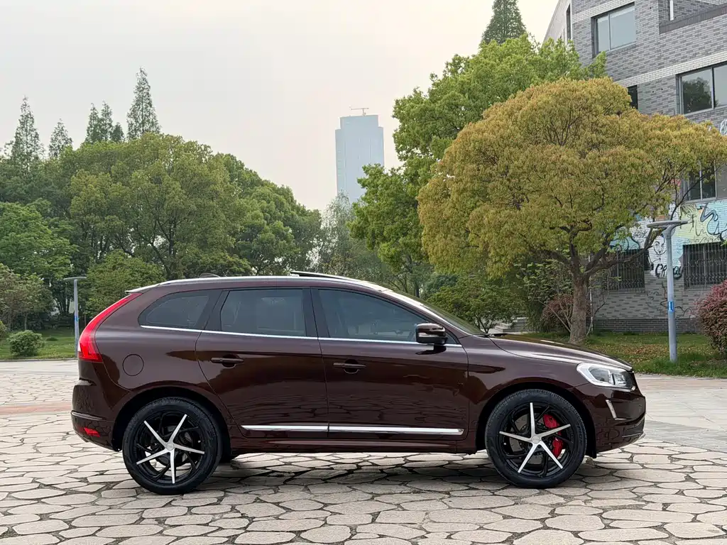 Volvo XC60 2016 T5 AWD Smart Edition купить на сайте DeffCars