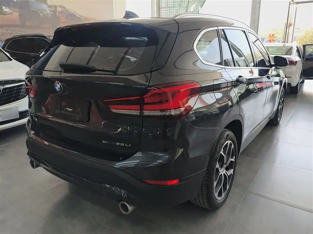 BMW X1 2022 sDrive25Li Leading Model купить на сайте DeffCars